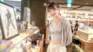 高身長まゆの初撮り！スレンダー美脚とナチュラル陰毛SEX