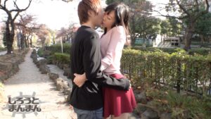 路上ディープキスで発情！巨乳奥様のいやらしいフェラ顔